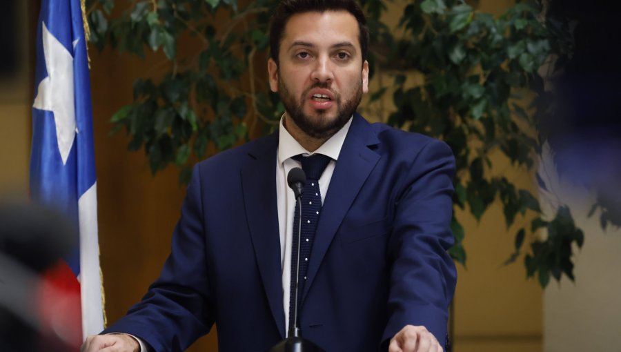 Diputado Soto critica a embajadora chilena en Nueva Zelanda por comentarios sobre autodeterminación de Isla de Pascua