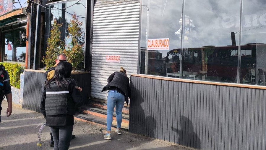 Clausuran restaurante en Reñaca que operaba como discoteca con patente falsificada