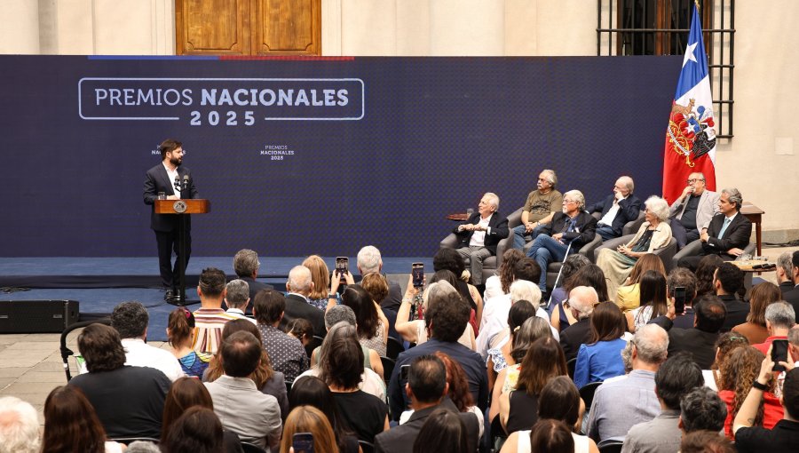 Presidente Boric encabezó la entrega de los Premios Nacionales 2025 en La Moneda