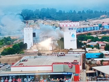 Incendio consume una vivienda de material ligero en el cerro Los Placeres de Valparaíso