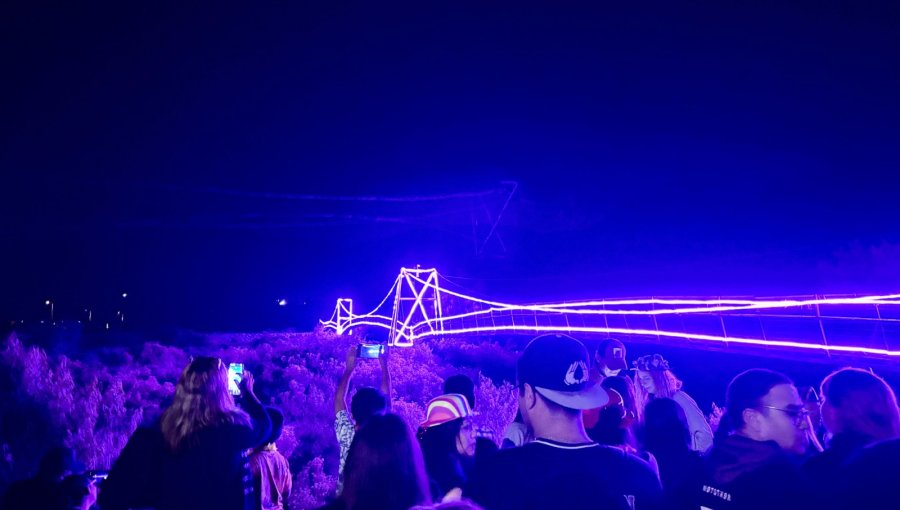 Más de 2.000 personas participaron en tradicional iluminación de puente en La Cruz