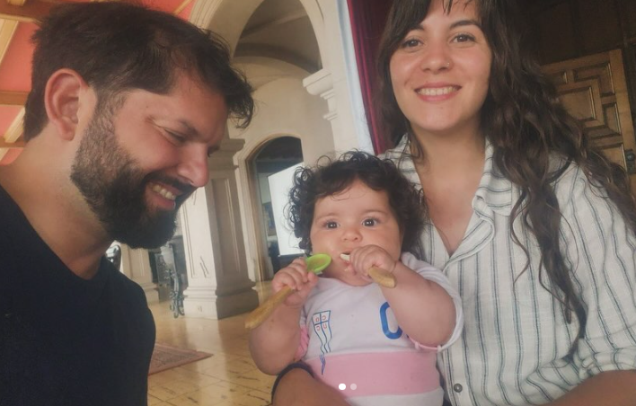 Con mensaje familiar, Boric da la bienvenida al 2026 junto a su hija Violeta