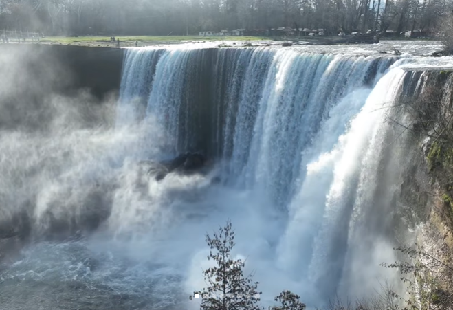 Emergencia en camping de Saltos del Laja termina en muerte de joven