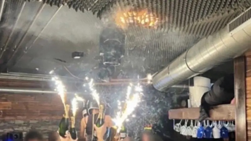 Qué revelan las imágenes y videos sobre la rápida propagación del incendio en un bar de un centro de esquí en Suiza