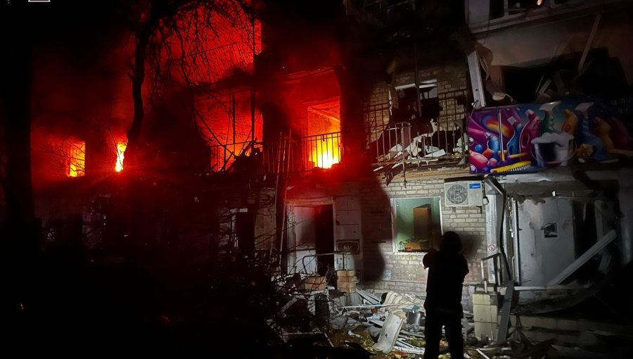 Ucrania denuncia masivo ataque con drones rusos a viviendas civiles