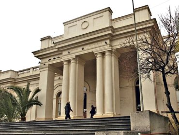 Hospital del Salvador responde a polémica cirugía a madre de ministra Aguilera e instruye auditoría clínica