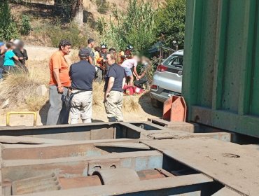 Tres personas resultaron lesionadas tras la colisión entre vehículo y un tren de carga en La Cruz