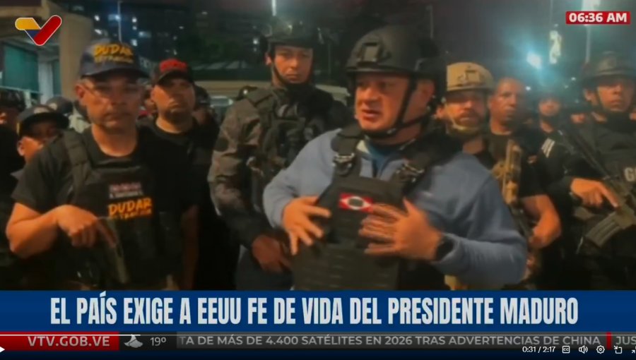 Nº2 del chavismo reaparece armado y acusa ataque “terrorista” de Estados Unidos