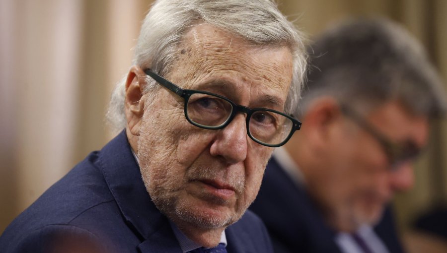 Van Klaveren confirma contactos presidenciales para coordinar respuesta internacional por Venezuela