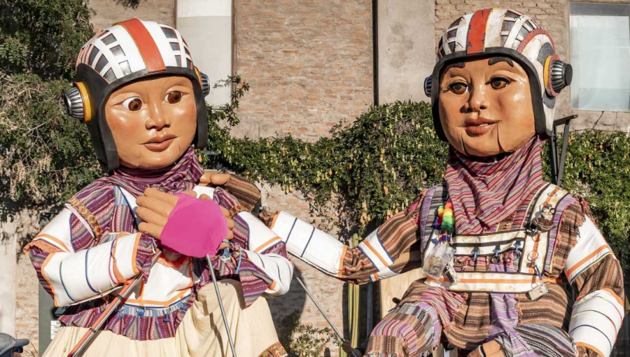 Teatro a Mil 2026 inaugura su edición con pasacalle gratuito en La Moneda