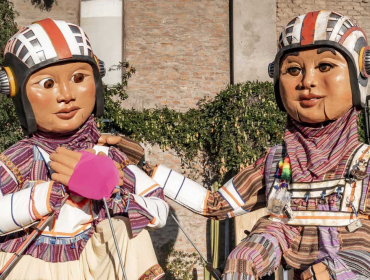 Teatro a Mil 2026 inaugura su edición con pasacalle gratuito en La Moneda