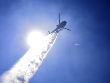 Evacúan sector Panitao Bajo tras incendio forestal en Puerto Montt