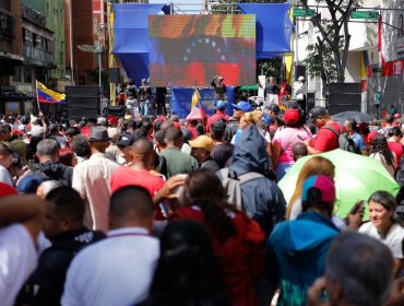 Masiva marcha en Venezuela exige regreso de Maduro y rechaza intervención de EE.UU.