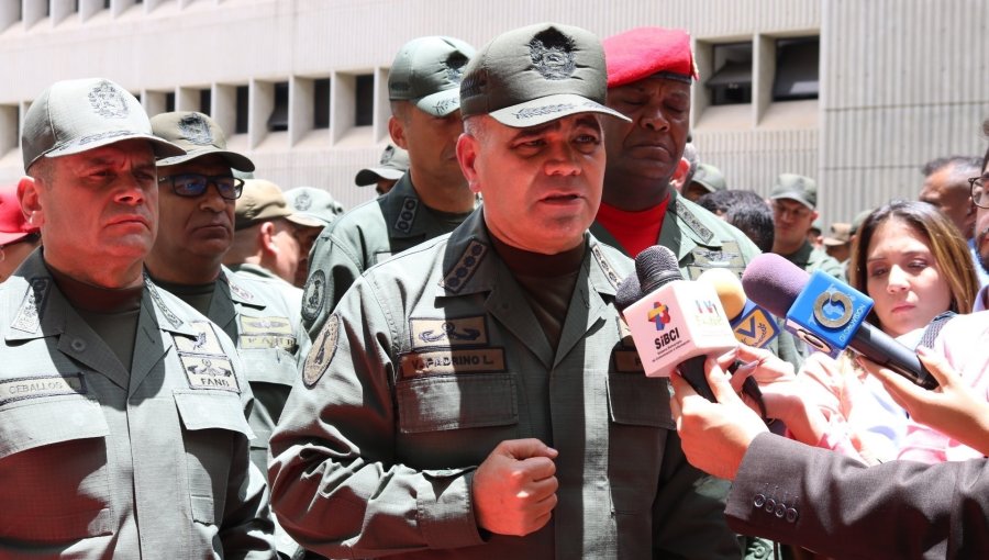 Padrino López ratifica gobernabilidad y apoyo militar a Delcy Rodríguez
