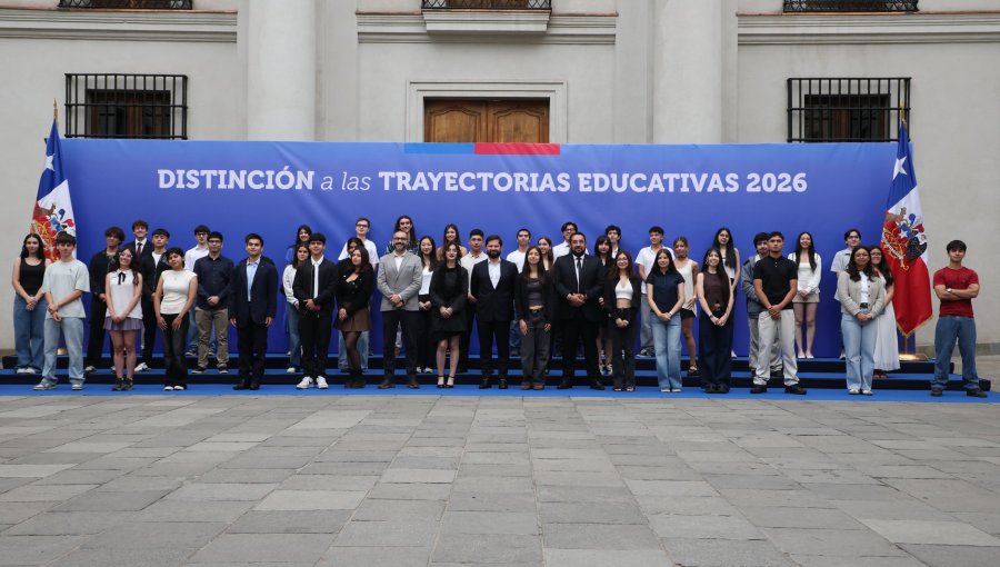 Presidente Boric recibió en La Moneda a estudiantes reconocidos con Trayectorias Educativas tras rendición de la PAES