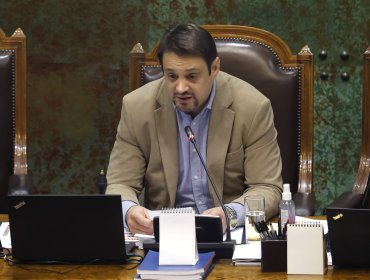 Piden enviar a Rivas a Comité de Ética tras cruce en sesión de la Cámara de Diputados con Kaiser y Naveillán