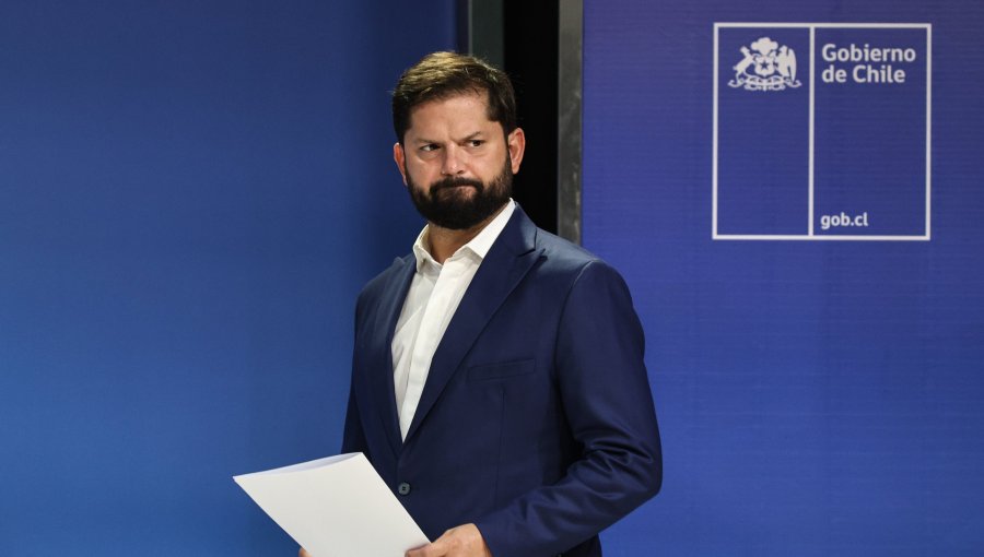 "Sólo se humillan": Presidente Boric cuestiona a líderes que "se muestran serviles" con Trump