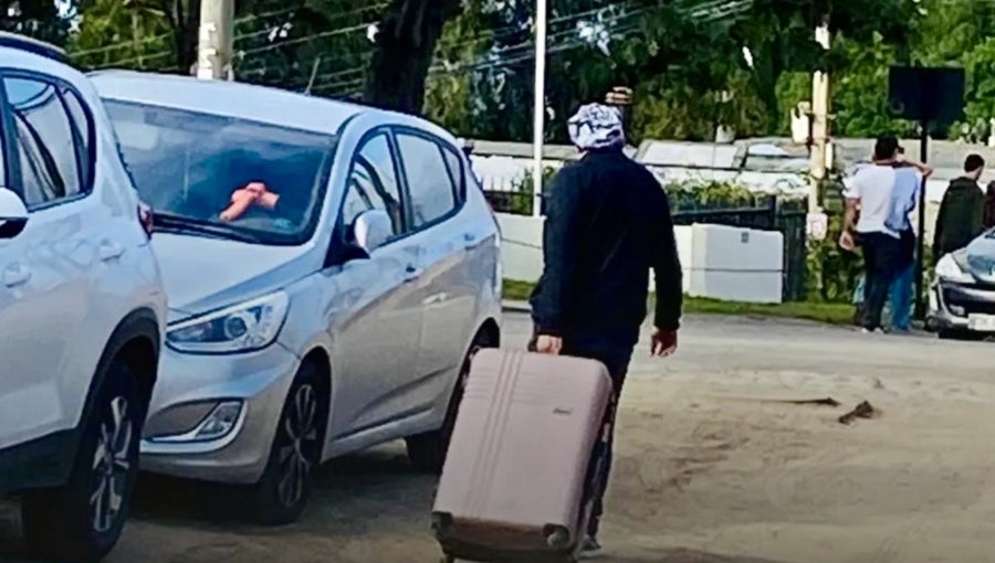 Ladrón huye con maleta llena de joyas y dinero tras robo a casa deshabitada en Concón: vecino lo fotografió durante su fuga