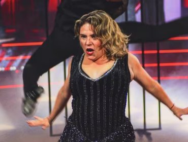 Golpe en “Fiebre de Baile”: María José Quiroz abandona la competencia tras grave lesión