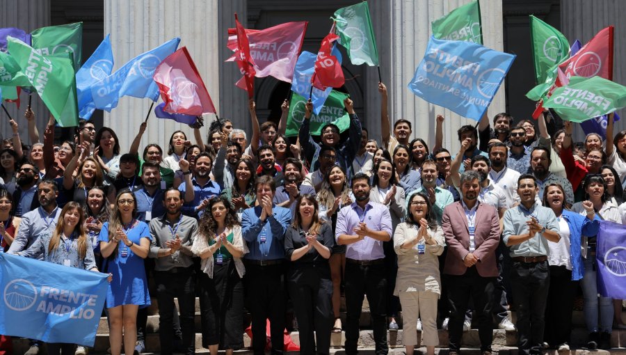 FA prepara congreso donde hará un análisis de sus 10 años de vida, abordará la política de alianzas, su relato e identidad