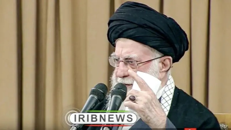 Líder supremo de Irán acusa a manifestantes de "complacer" a Trump mientras las protestas se intensifican en el país