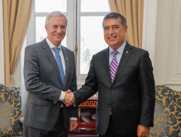 Kast se reúne con Desbordes y le agradece por "recuperar la esperanza de caminar tranquilos por el centro de Santiago"