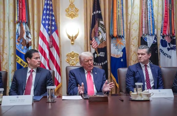 Trump anuncia que petroleras negociarán con EE.UU. y no directamente con Venezuela