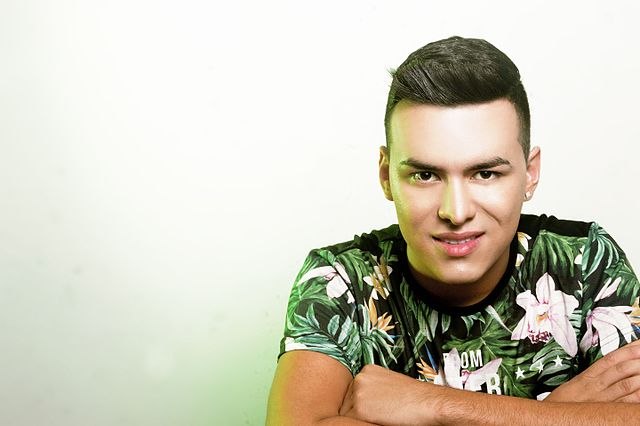 Conocido cantante muere en accidente aéreo en el centro de Colombia