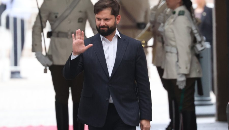 Presidente Gabriel Boric cierra enero con 33% de apoyo y alta desaprobación