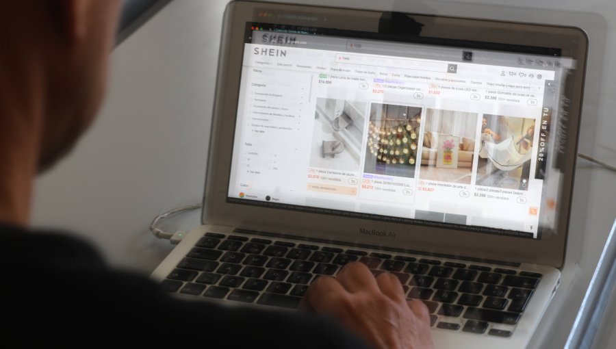 Hiperconexión laboral persiste en Chile pese a Ley de Desconexión Digital