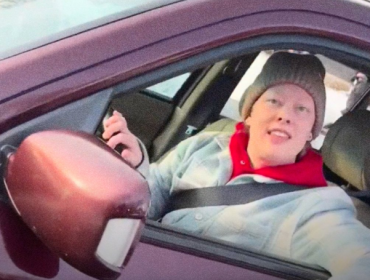 Envían cientos de agentes a Minneapolis por protestas tras muerte de mujer a manos del ICE