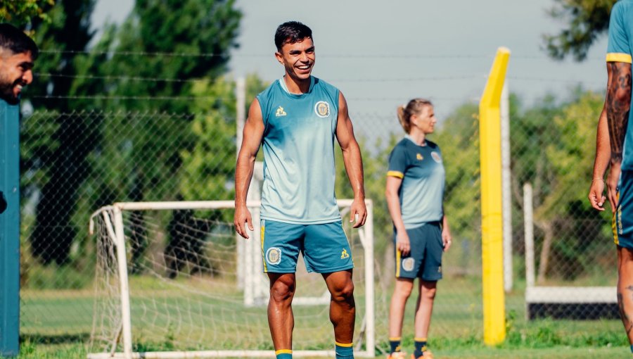 Vicente Pizarro destacó su llegada a Rosario Central: "Acá es un peldaño más arriba, el fútbol chileno ha ido decayendo"