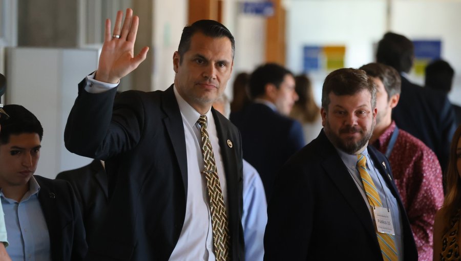 Tribunal absuelve al excarabinero Claudio Crespo en juicio por disparos que cegaron a Gustavo Gatica