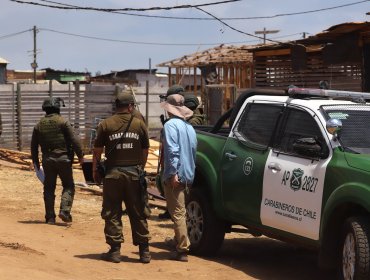 Cinco hombres y una mujer fueron detenidos por disparos a carabineros durante desalojo de la megatoma en San Antonio