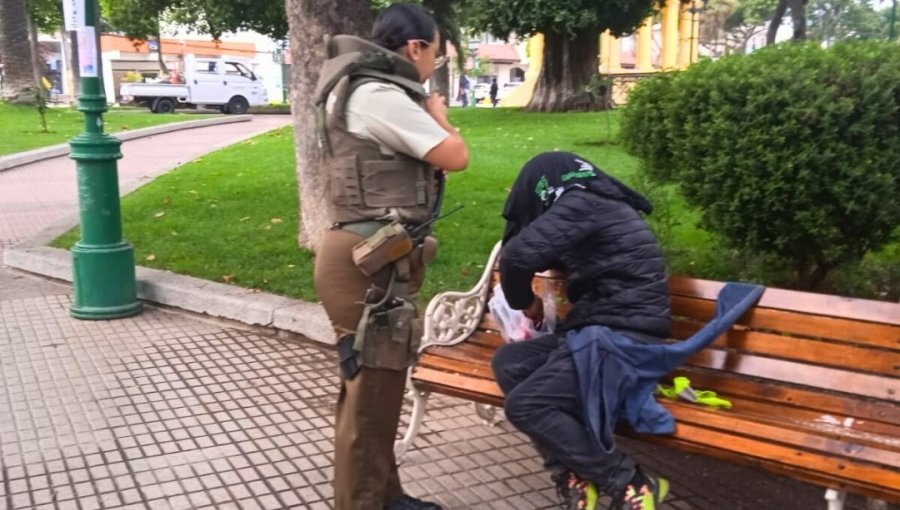 Control preventivo en la Plaza de Armas de Quillota termina con un hombre detenido por mantener una orden de captura vigente