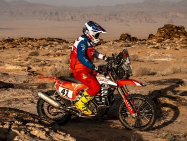 Jornada negra para los chilenos en el Dakar: Ruy Barbosa abandona competencia tras dura caída