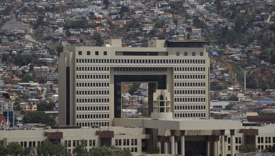 Gobierno ingresó proyecto contra los "supersueldos" del Congreso Nacional y funcionarios amenazaron con realizar un paro