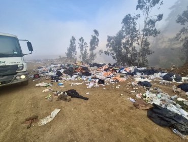 El Molle, tierra de nadie: violencia, fogatas e impunidad persisten en el principal vertedero de la región de Valparaíso