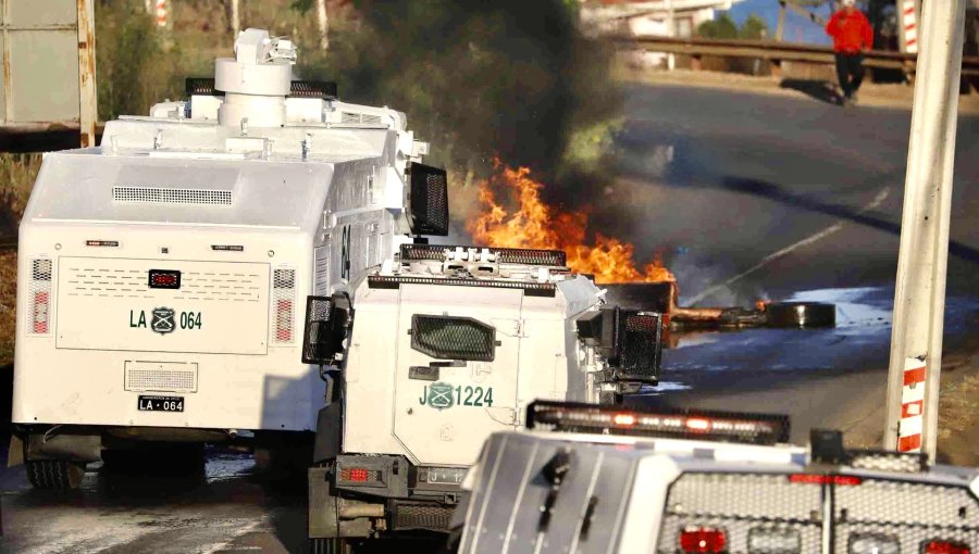 Gobierno apunta a grupos ligados al crimen y al narcotráfico tras violentos ataques en desalojo de megatoma en San Antonio