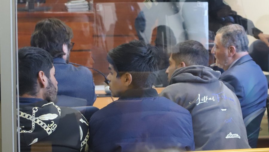 En prisión preventiva quedaron dos de los adultos detenidos por disparos contra Carabineros en la megatoma de San Antonio