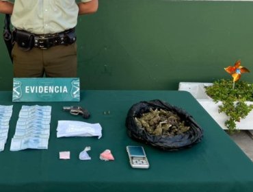 Olor a marihuana los delató: caen tres sujetos armados y con drogas en Valparaíso