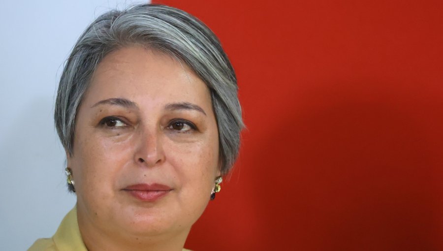 Jeannette Jara dice estar "reflexionando" sobre su continuidad en el PC: "Es un proceso que lleva tiempo"