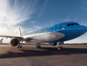 Gobierno de Milei sondea entre grupos internacionales la privatización de Aerolíneas Argentinas