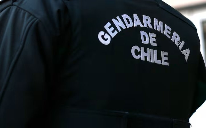 Decretan prisión preventiva para siete gendarmes formalizados por diversos delitos de corrupción en Puerto Montt