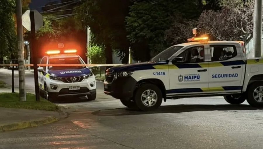 Exfuncionario de la FACh mató a balazos a dos delincuentes que intentaron robarle su automóvil en Maipú: un tercero logró escapar