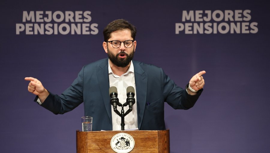 Presidente Boric llama a las fuerzas progresistas a "dejar de lado las diferencias" para avanzar en reformas sociales