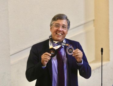 Diputado Arturo Barrios logra podio en competencia de nado en aguas abiertas en Algarrobo