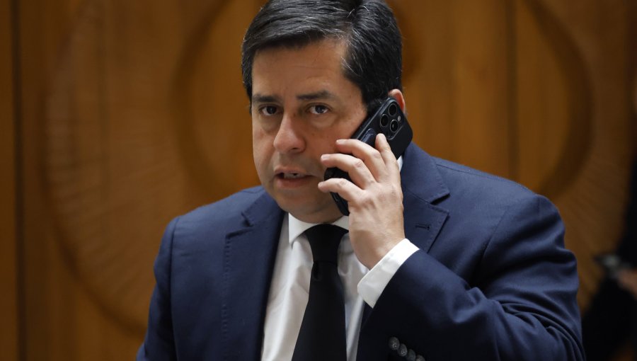 Pedro Araya critica al Frente Amplio y anticipa dos oposiciones