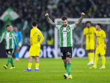 El Betis vence 2-0 al Villarreal y mantiene viva la ilusión de la Champions