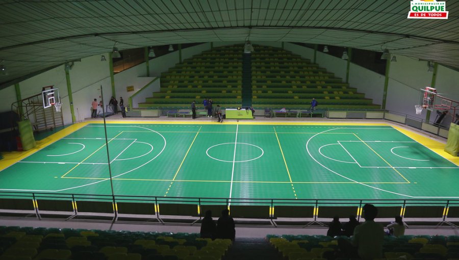 Gimnasio Municipal de Quilpué recibe ayuda para damnificados por incendios forestales en la Región del Biobío